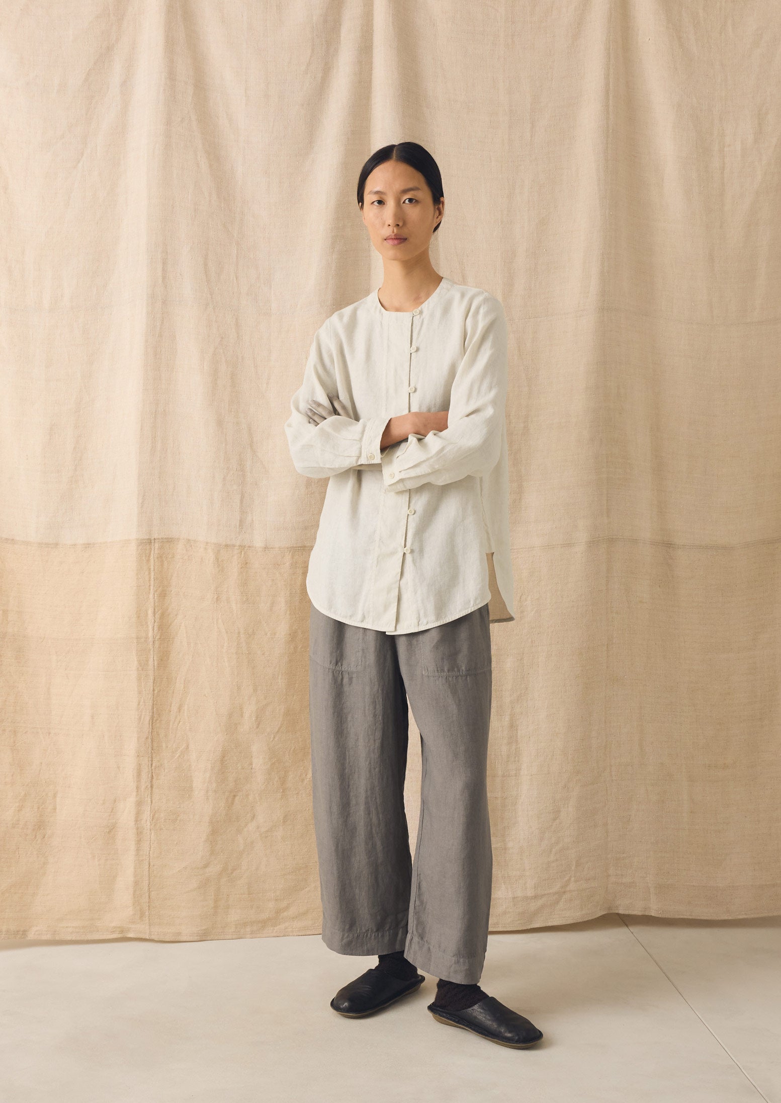 Garment Dyed Linen Barrel Leg Pants | Iron - Image 2