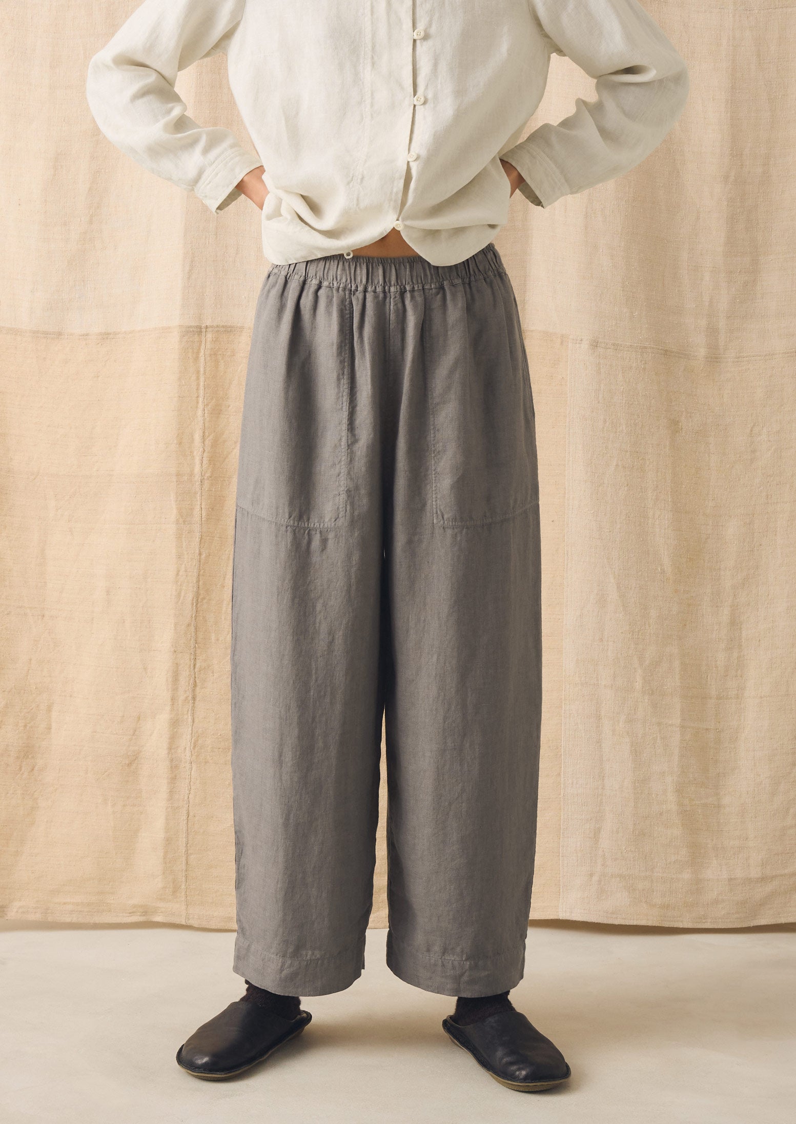 Garment Dyed Linen Barrel Leg Pants | Iron - Image 3