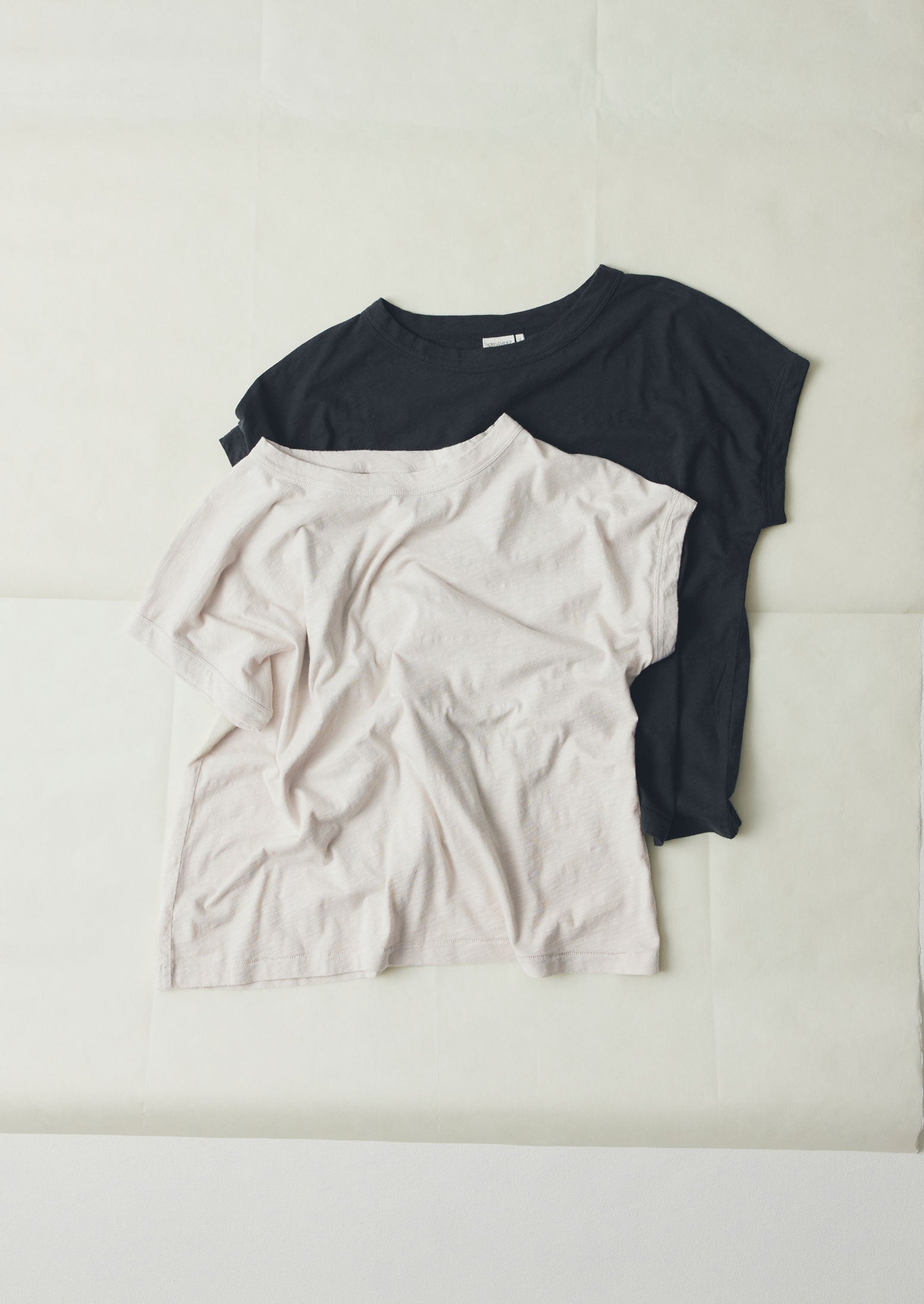 Alda Cotton Easy Tee | Pebble - Image 4