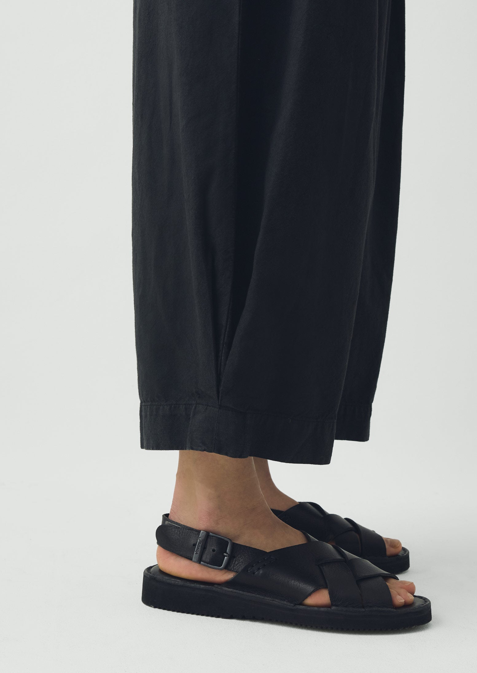 Carys Cotton Linen Canvas Wide Leg Pants | Soft Black - Image 4
